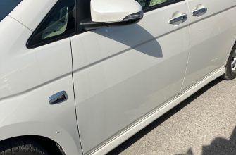 Toyota Isis Platana V Selection Noir